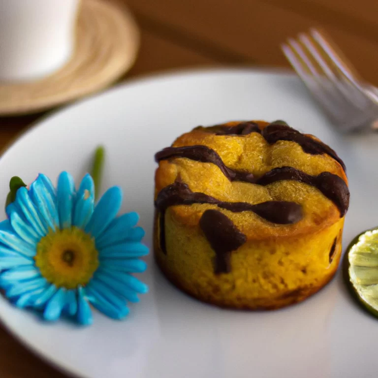 RECEITA DE BOLO DE CANECA: MATE SUA VONTADE DE DOCE EM 1 MINUTO NO MICRO-ONDAS
